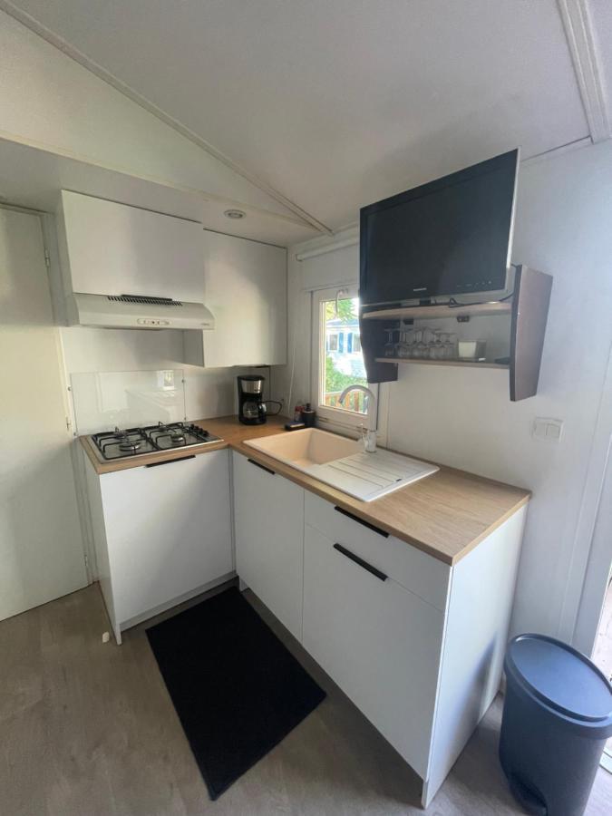 Mobil-Home Au Pied Du Luberon La Roque-d'Antheron Eksteriør bilde