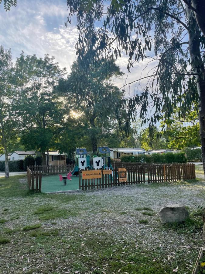 Mobil-Home Au Pied Du Luberon La Roque-d'Antheron Eksteriør bilde